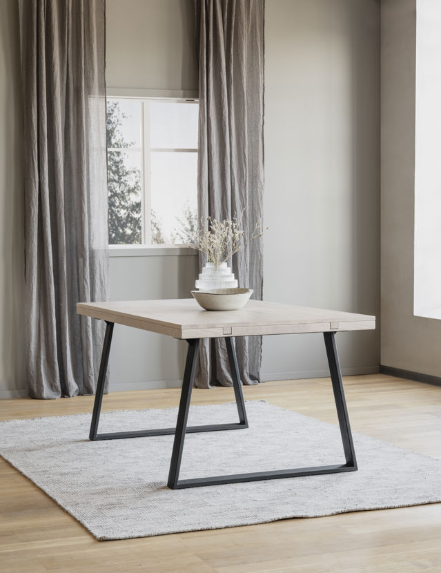 Table à manger 'Brooklyn' 220x95cm - Chêne blanchi/Pieds noirs en U