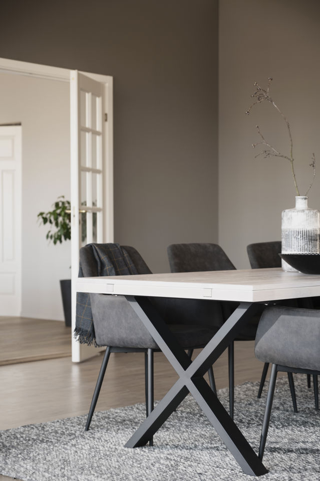 Table à manger 'Brooklyn' 220x95cm - Pigmenté en blanc/Noir X-pieds