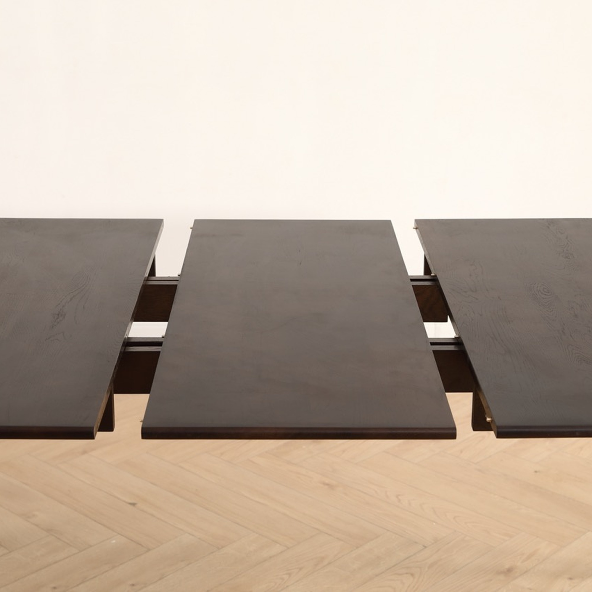 Table à manger 'Avora '- Noyer