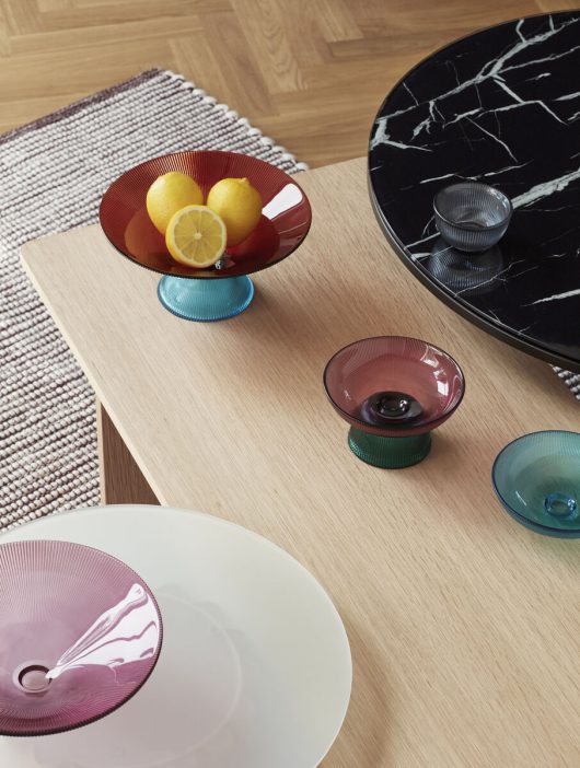 Table basse 'Norm' - Noir/Marmite/Vitre