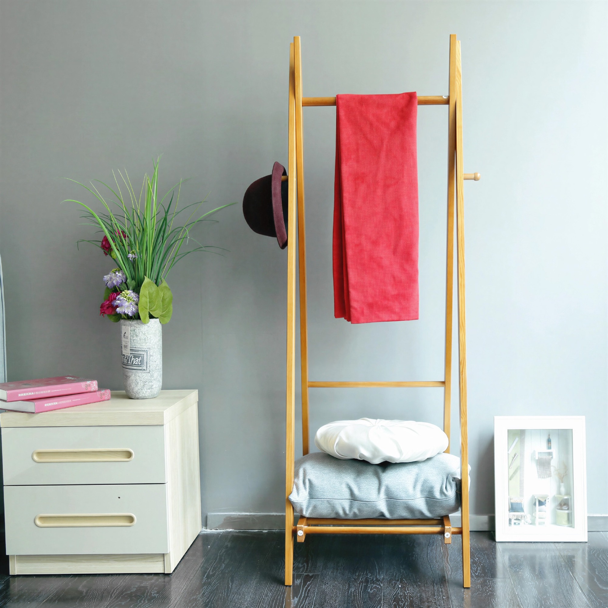 Porte-manteau avec &eacute;tag&egrave;re &agrave; chaussures 'Confident' - Ch&ecirc;ne