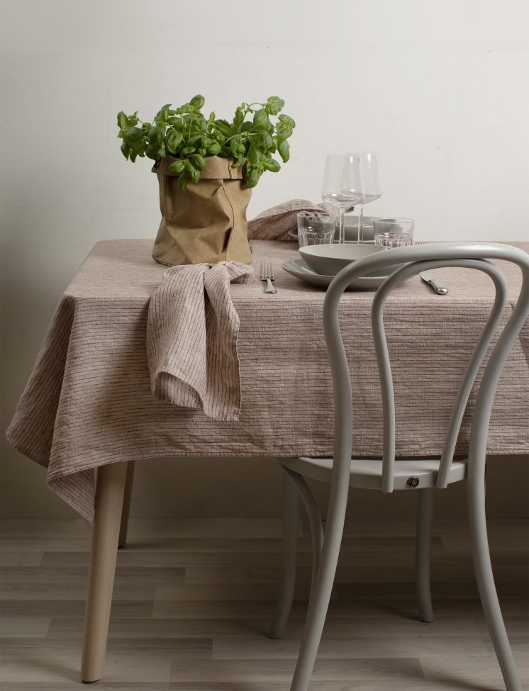 Nappe 'Linus' 145x330- Rouge/Noir