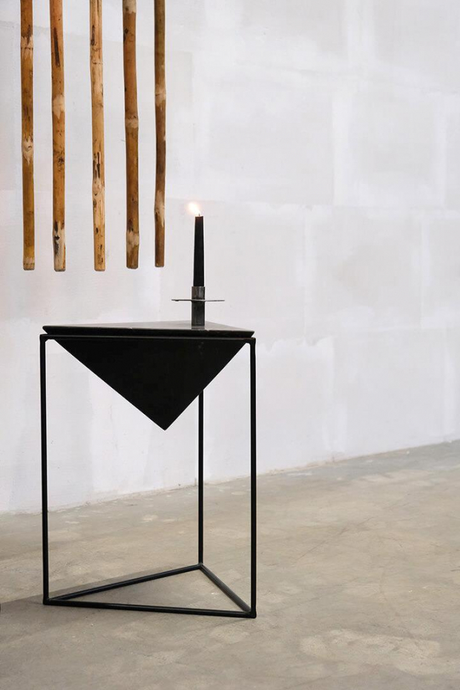 Table d'appoint en forme de pyramide 'Giza' - Noir