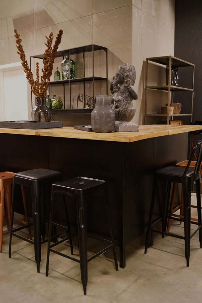 Comptoir 'Zanzibar' - Droit