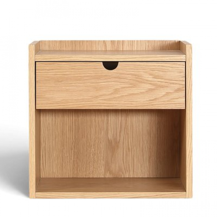 Table de chevet \'Mellby \'- Chêne dans le groupe Meubles / Tables / Tables de chevet chez Reforma (1199-natural)