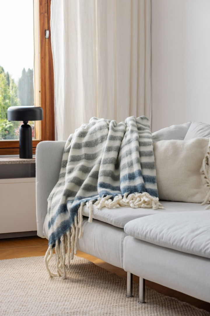 Plaid \' Monica \' 130 x 170 cm - Bleu dans le groupe Décoration / Textiles / Plaids & couvertures chez Reforma (4224615675095)