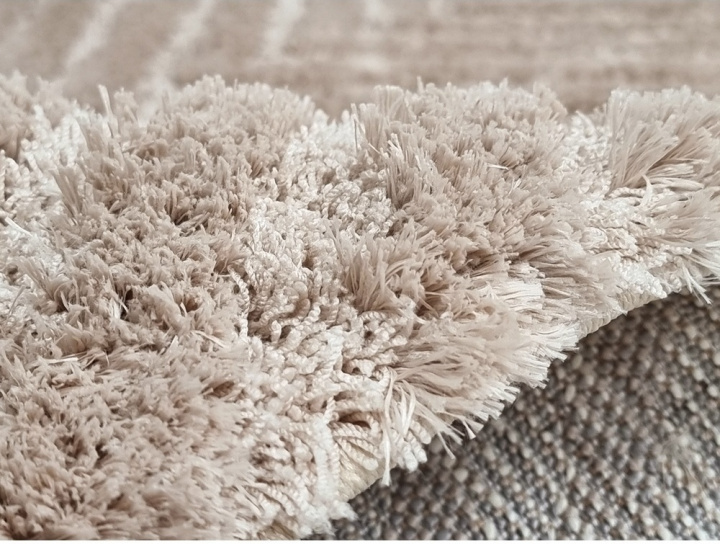 Tapis à poils longs \'Monti\' - Beige dans le groupe CAMPAGNE / Décoration / Tapis chez Reforma (H100106)